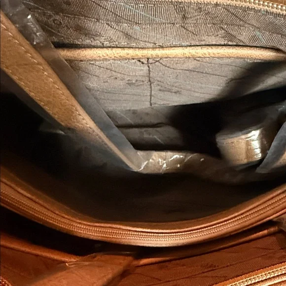 Montana West Black and Brown Cowhide Tote - Picture 3 of 3